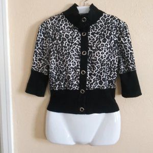 𝅺VINTAGE Feathens Black Leopard Half Sleeve Top Snap Button 100% Cotton